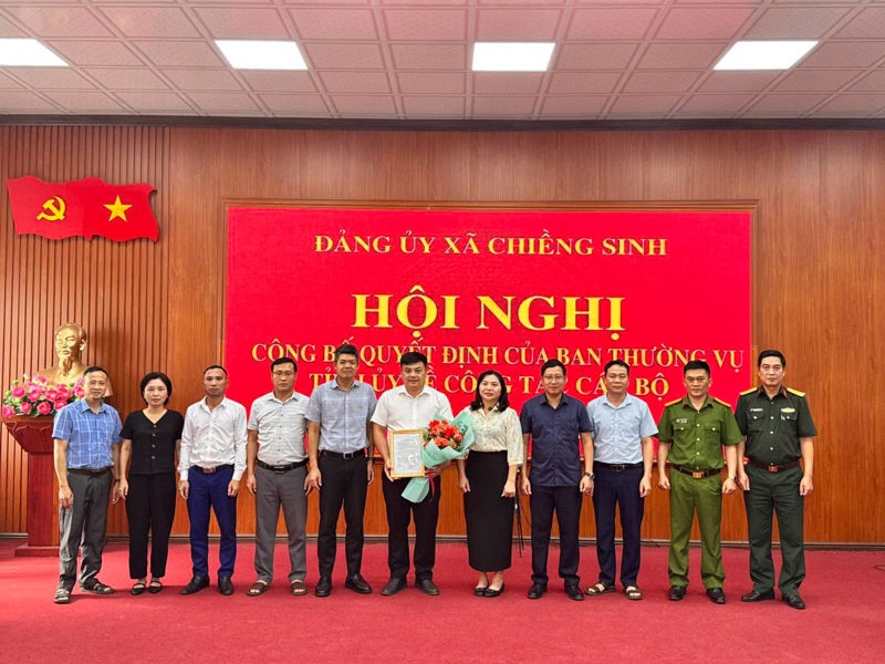 CHIỀNG SINH CÔNG BỐ QUYẾT ĐỊNH CỦA BAN THƯỜNG VỤ TỈNH ỦY VỀ CÔNG TÁC CÁN BỘ
